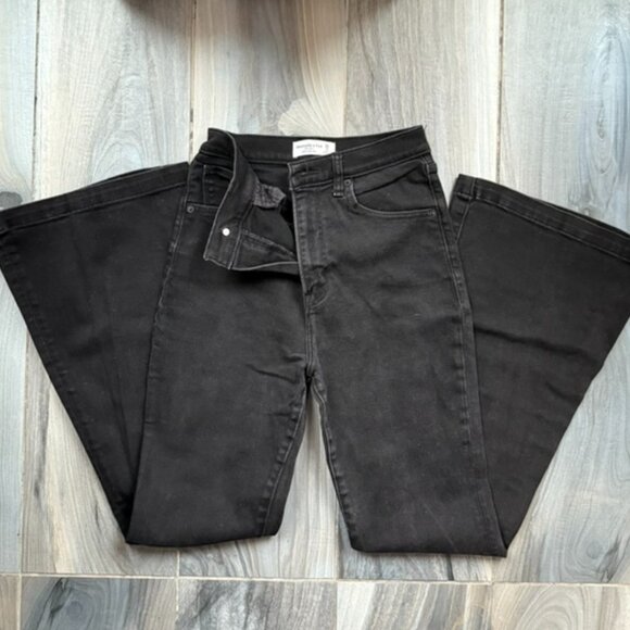 Abercrombie & Fitch Ultra High Rise Flare Black Jean Size 26 - Picture 7 of 7